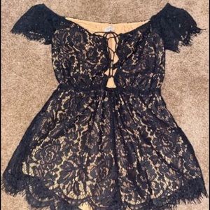 TOBI WOMEN’S LACE ROMPER, Size Medium